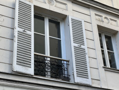 Okno domu Madame Giselle
