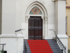Vchod kostela