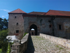 Brána čarodějova hradu