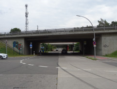 Most k základně Feldstadt