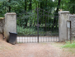 Brána hřbitova