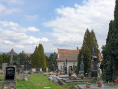 Na druhém hřbitově