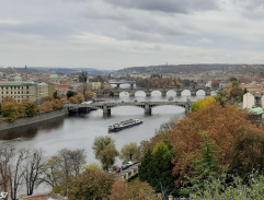 Nad řekou