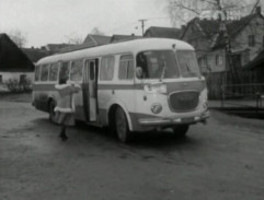 Autobus v obci