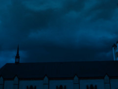 Kostel ve tmě