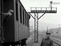 Ostře sledované vlaky