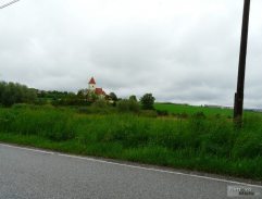 Cesta okolo kostola